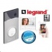 Legrand - CLASSE 300X13E – LINEA 3000 videosada s handsfree s presmerovaním hovoru na smartfón a kľúčenkami na odomykani